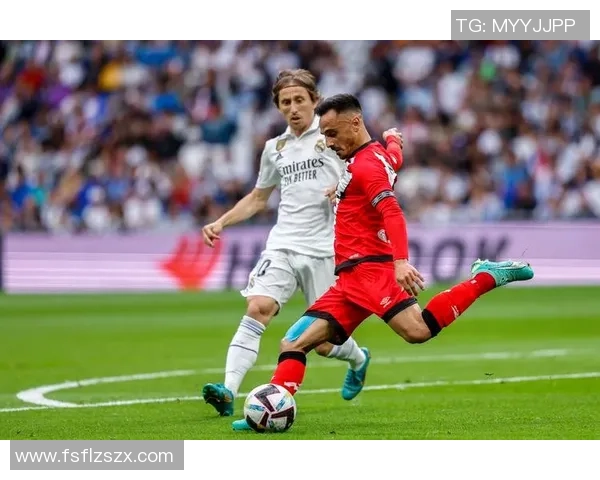 皇马足球队九号球星是谁 让我们一探究竟这位传奇前锋的精彩历程