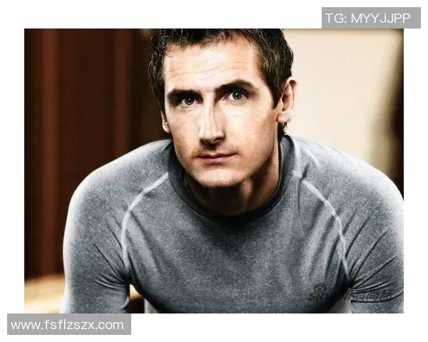 谁是当今足球界的天下第一球星争议与荣耀的背后