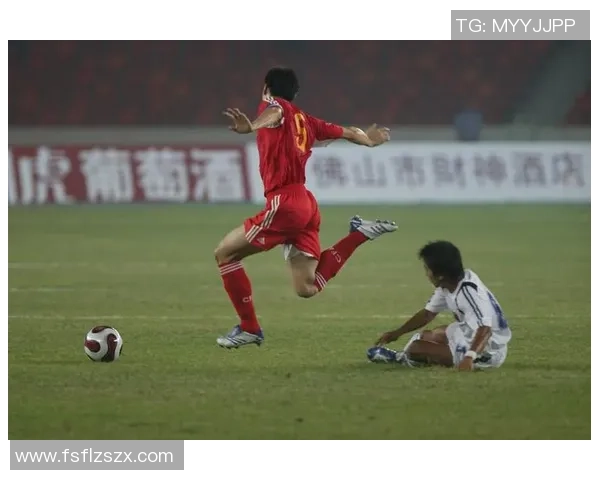 足球球星爆发背后的秘密揭示从少年成名到巅峰荣耀的成长历程